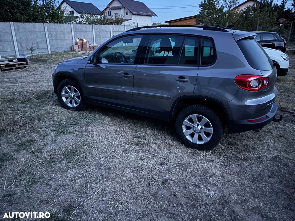 Volkswagen Tiguan - 4