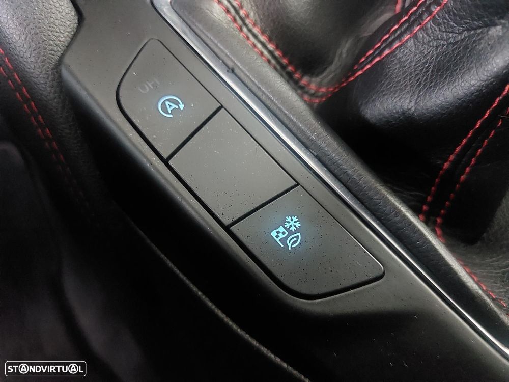 Ford Kuga 1.5 EcoBoost ST-Line - 34