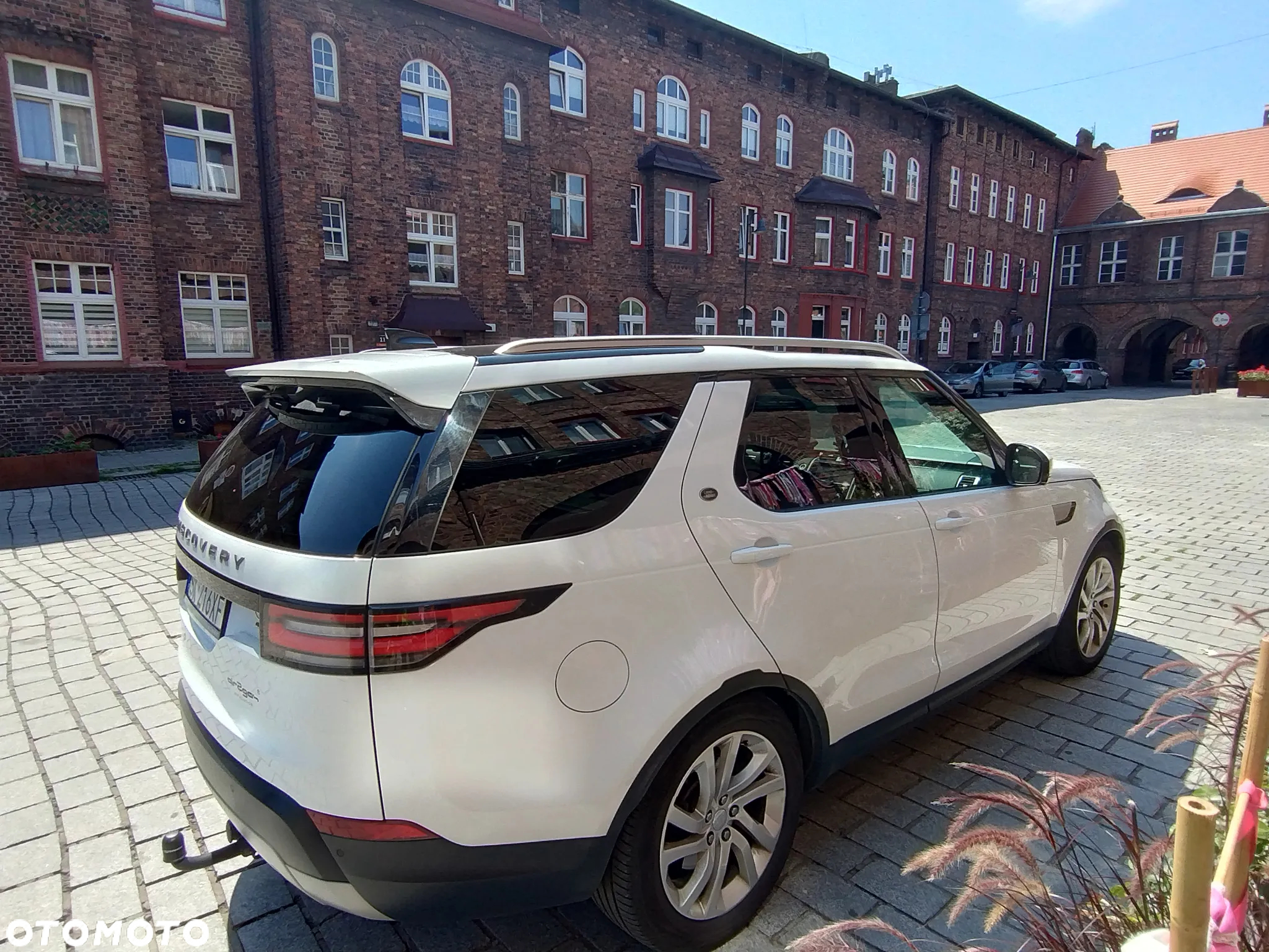 Land Rover Discovery V 2.0 SD4 HSE - 3