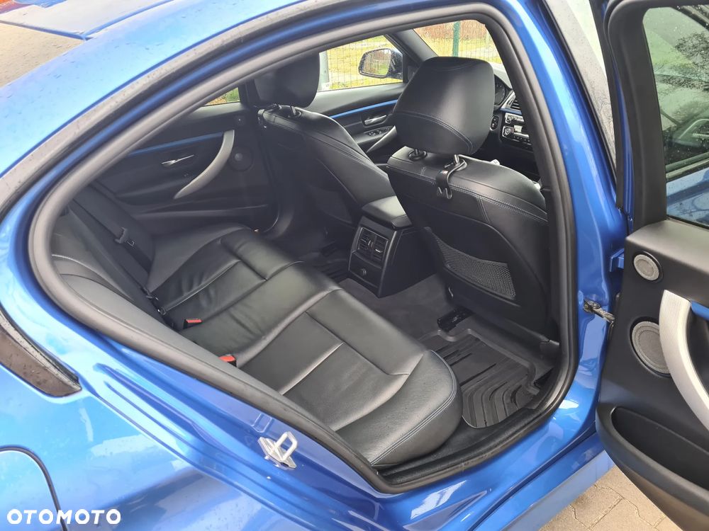 BMW Seria 3 318i M Sport Shadow - 13