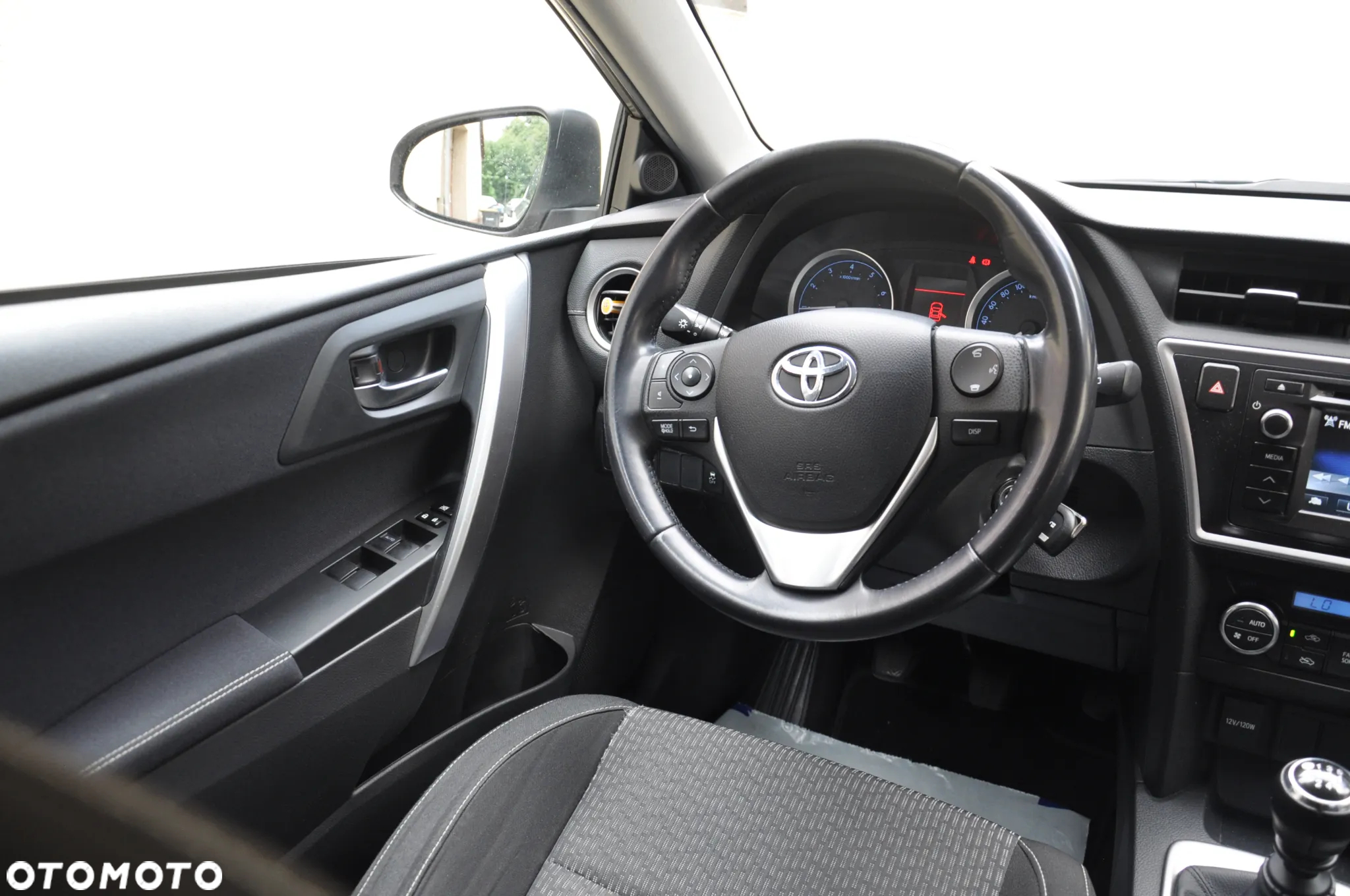 Toyota Auris - 9