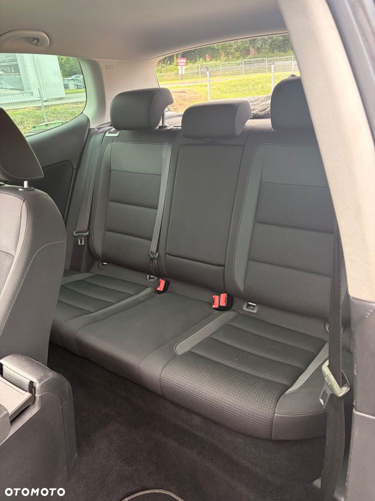Volkswagen Golf 1.6 TDI Comfortline - 14