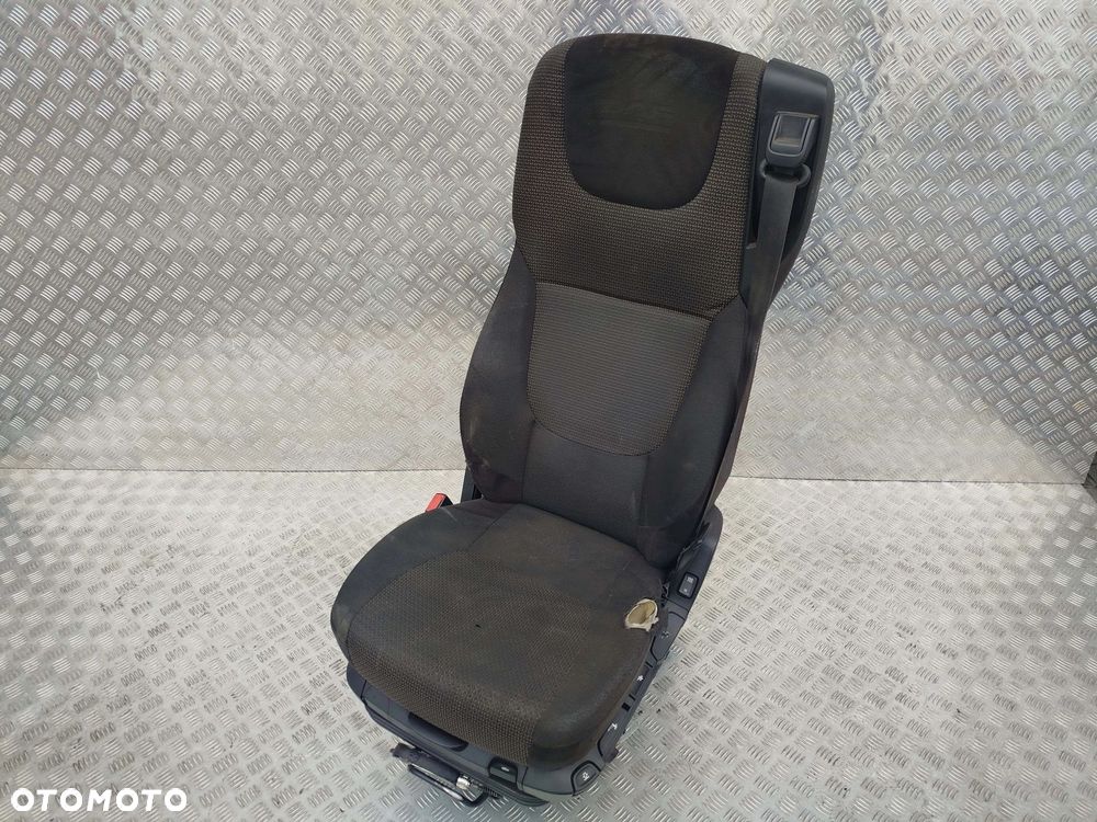 FOTEL KIEROWCY PNEUMATYCZNY DAF XF 106 - 2