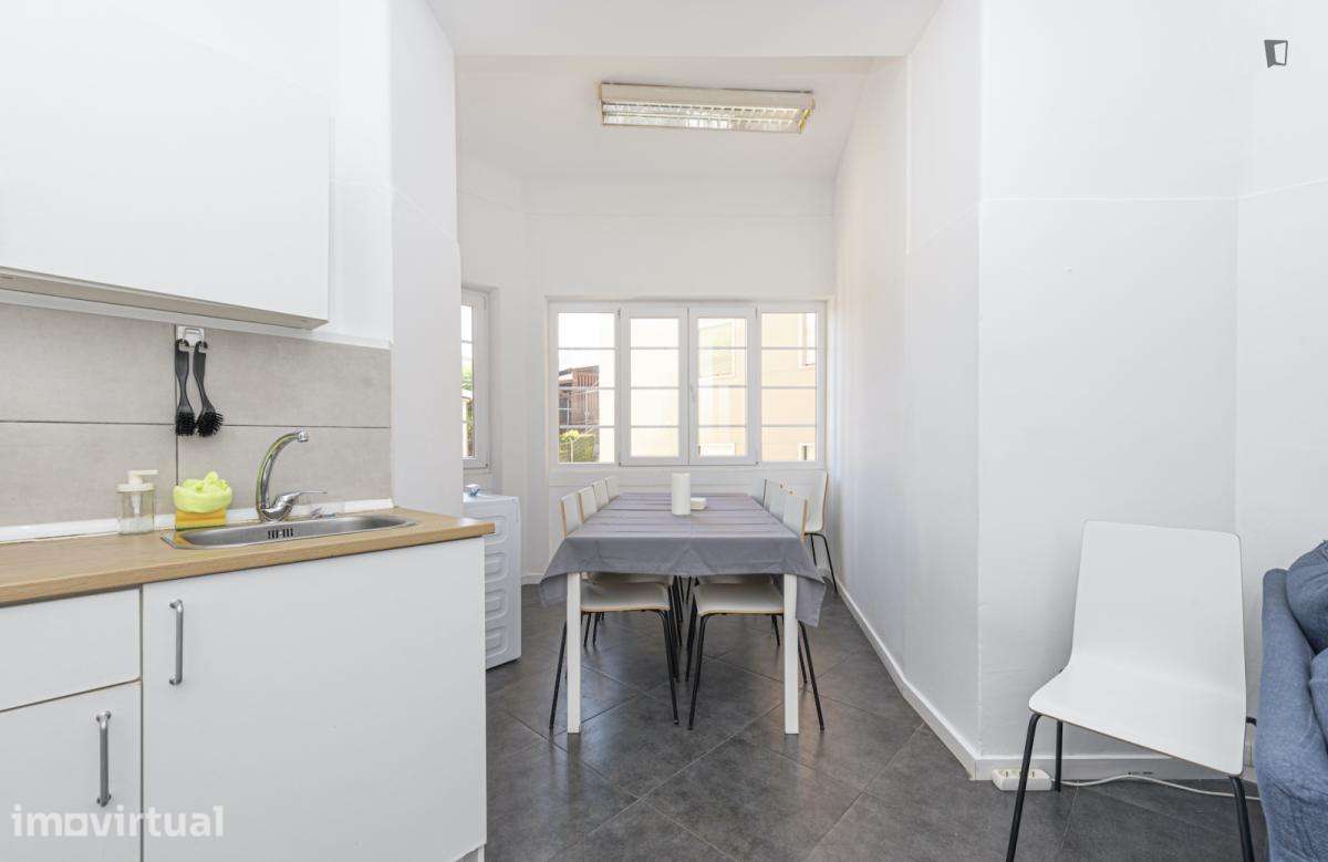 Quarto - localizado em Alameda Lisbon - Grande imagem: 4/20