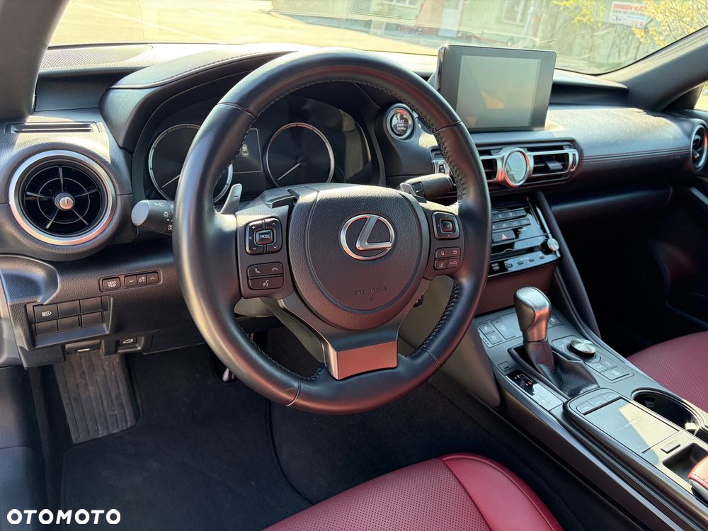 Lexus IS - 16