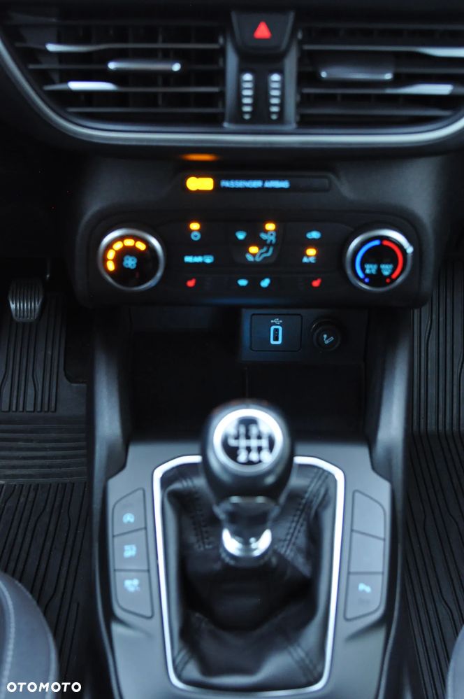 Ford Focus 1.5 EcoBlue Titanium Business - 21