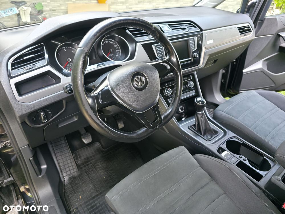 Volkswagen Touran 2.0 TDI BMT Comfortline - 11