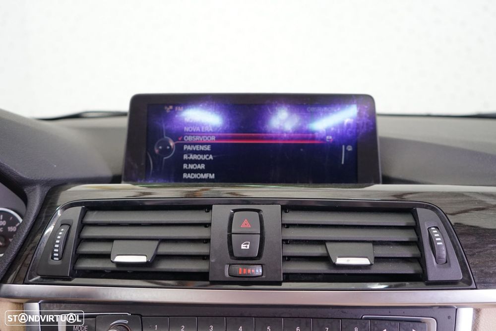 BMW 320 d Line Luxury - 35