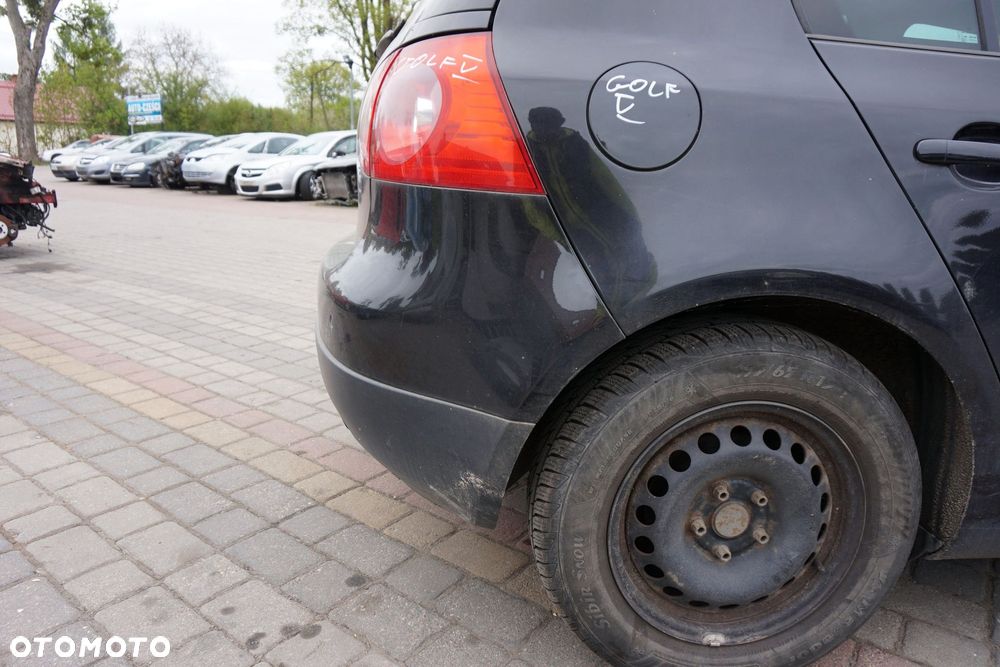 ZDERZAK TYLNY GOLF V 5D HB LC9Z  CZARNY VOLKSWAGEN 2003-2009 - 5