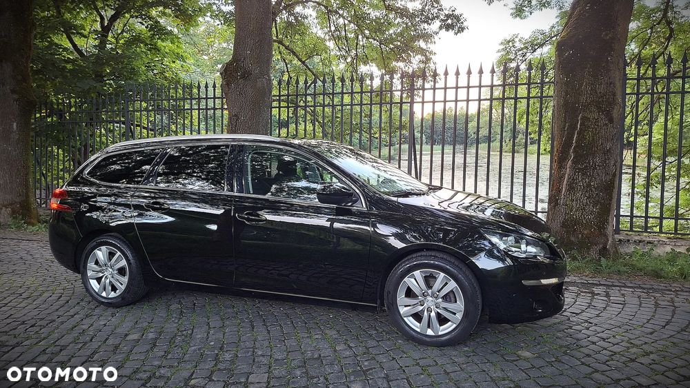 Peugeot 308 - 8
