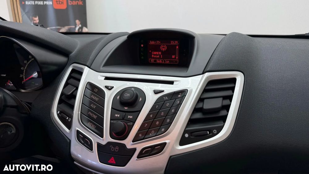 Ford Fiesta 1.6 TDCI Ghia - 19