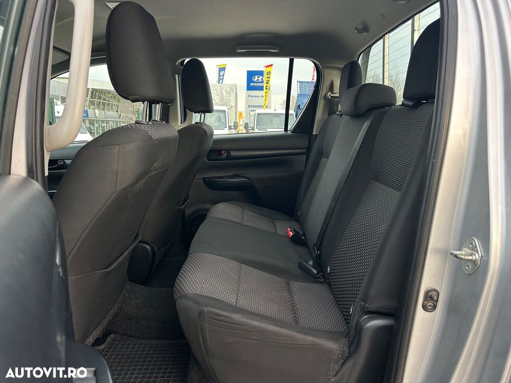 Toyota Hilux 2.4D 150CP 4x4 Double Cab 6MT Style - 23