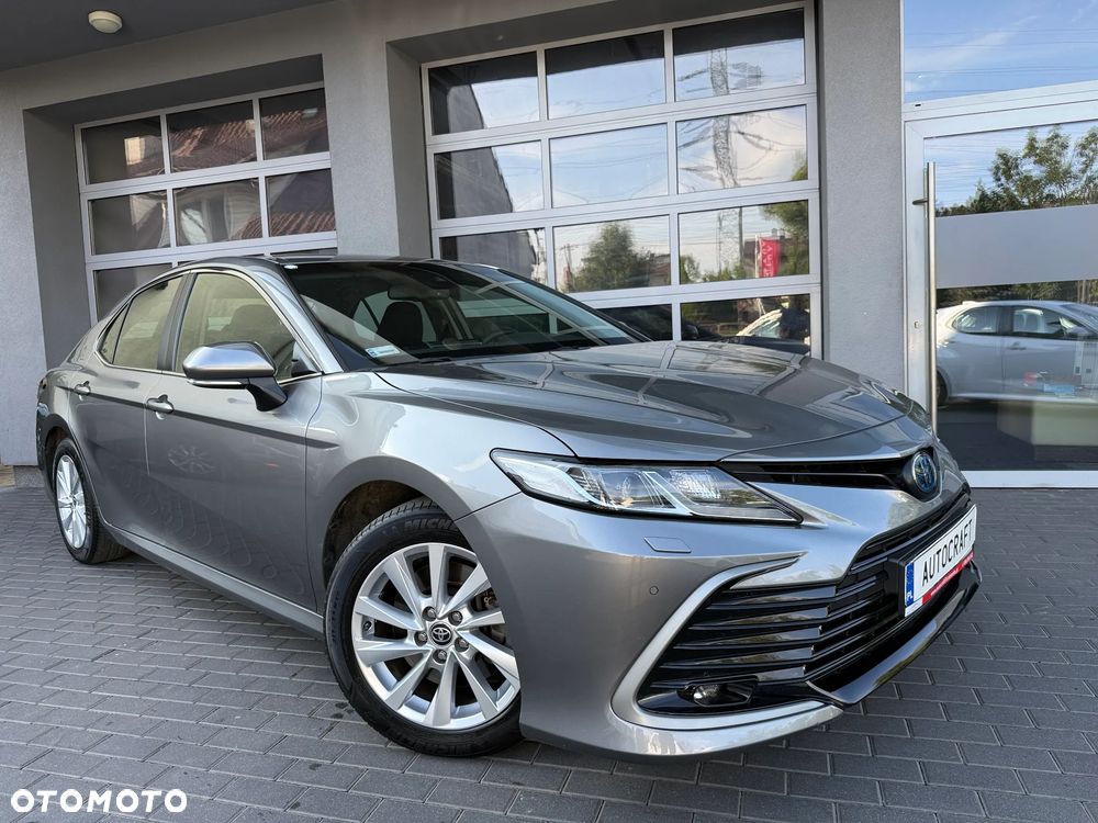 Toyota Camry 2.5 Hybrid Comfort CVT - 24