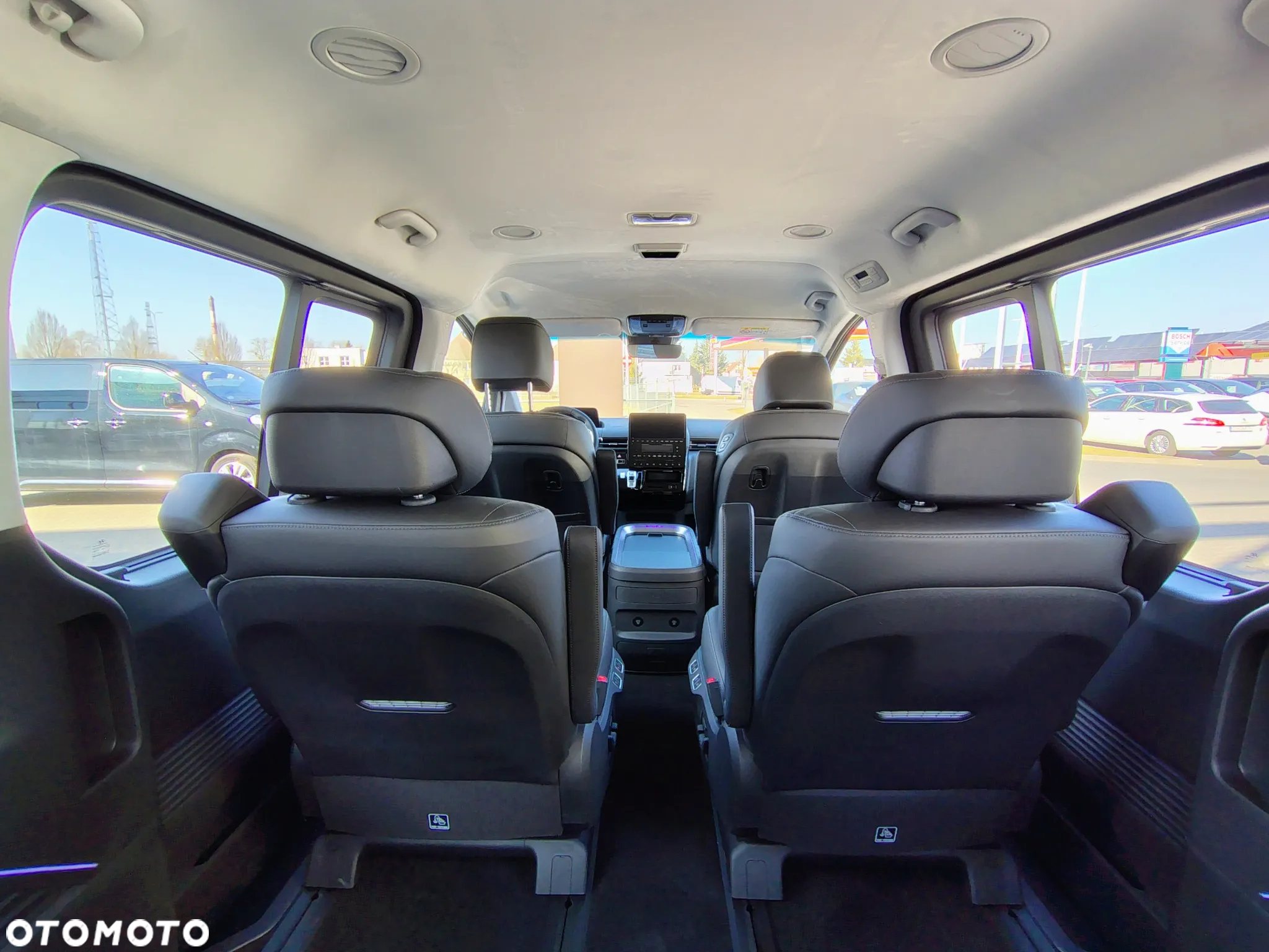 Hyundai Staria 1.6 T-GDI HEV Luxury - 26
