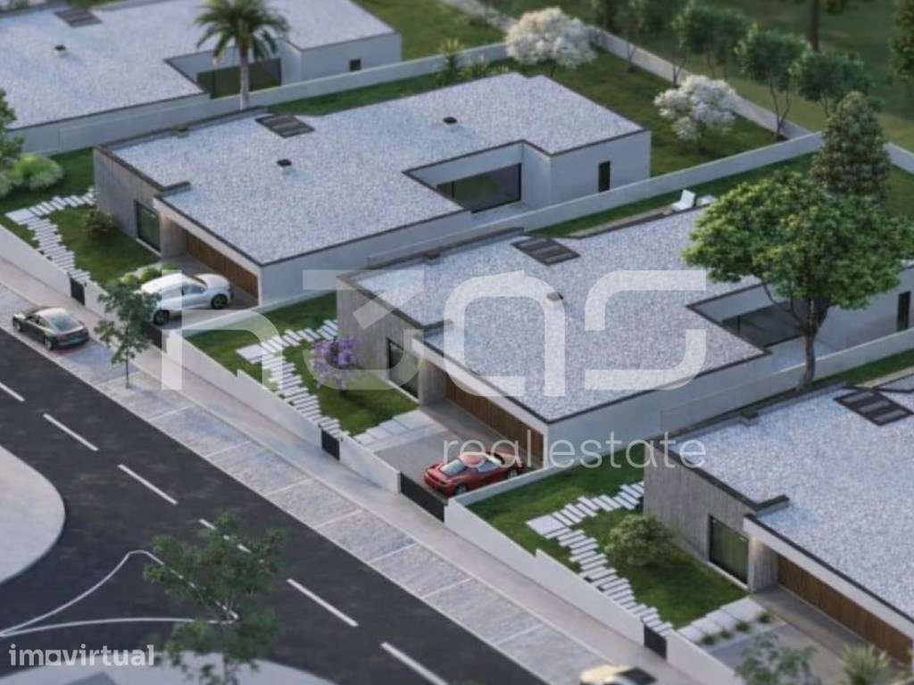 Lote para Moradia Térrea T3 com Excelente Exposição Solar a 10 Minu... - Grande imagem: 3/10