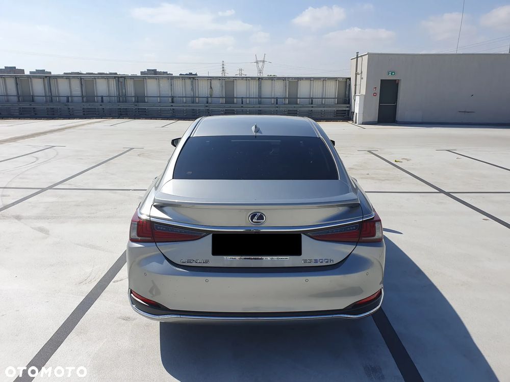 Lexus ES 300h Prestige - 5
