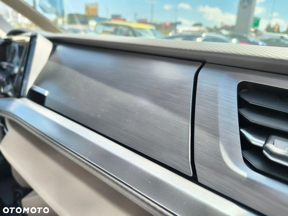 Volkswagen Multivan - 19