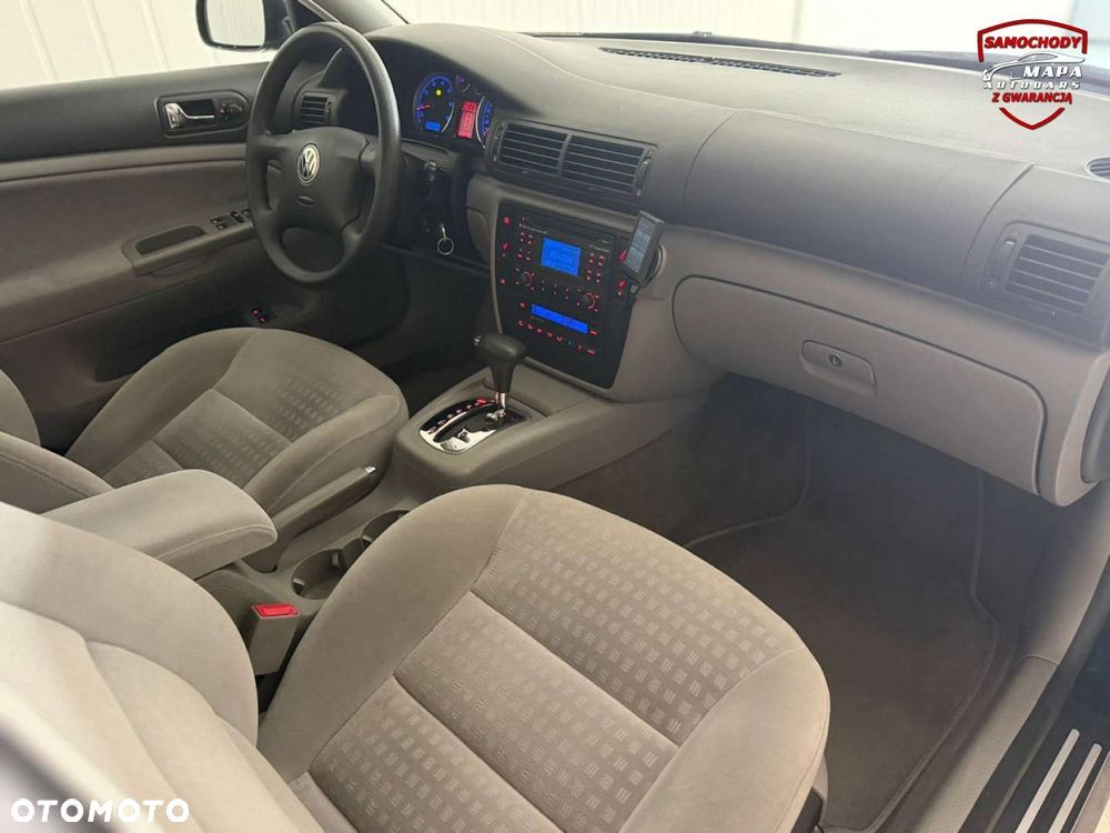 Volkswagen Passat - 34