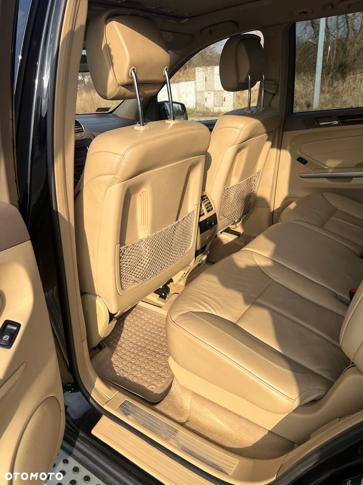 Mercedes-Benz GL - 10