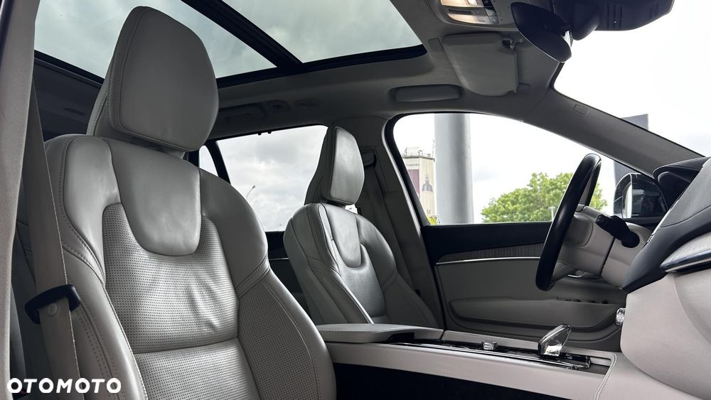 Volvo XC 90 B5 D AWD Ultimate Bright 7os - 28