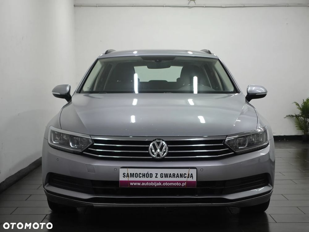 Volkswagen Passat - 11