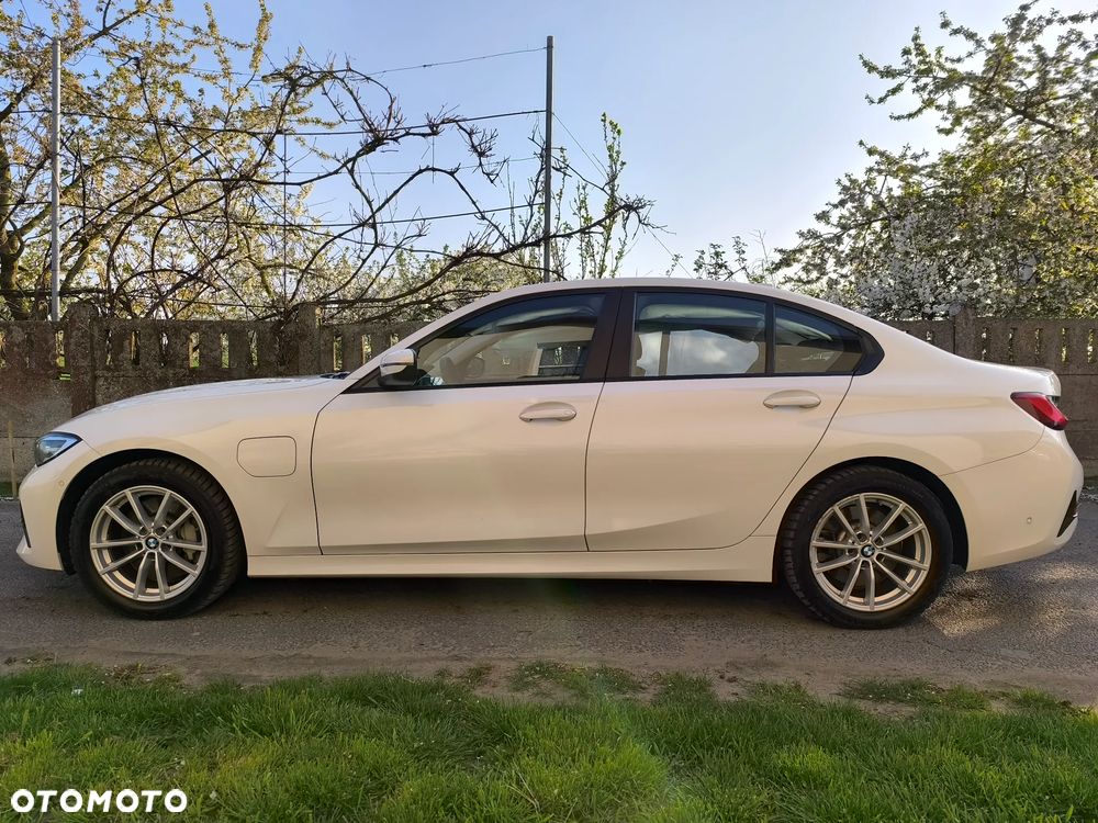 BMW Seria 3 330e iPerformance Sport Line - 31