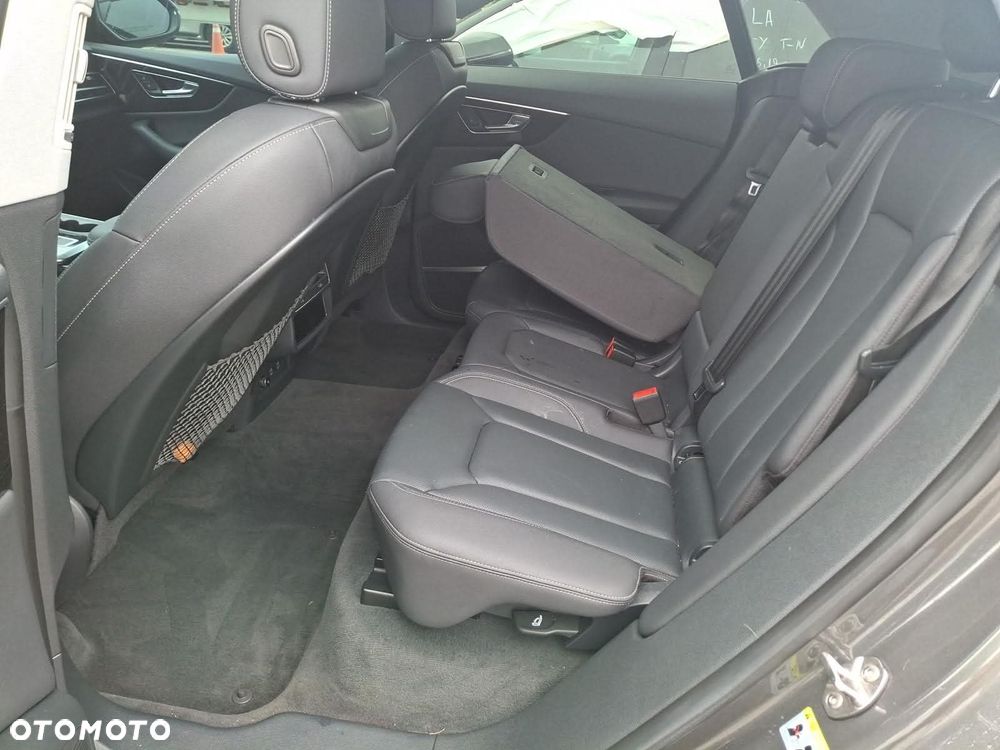 Audi Q8 55 TFSI mHEV Quattro Tiptronic - 12
