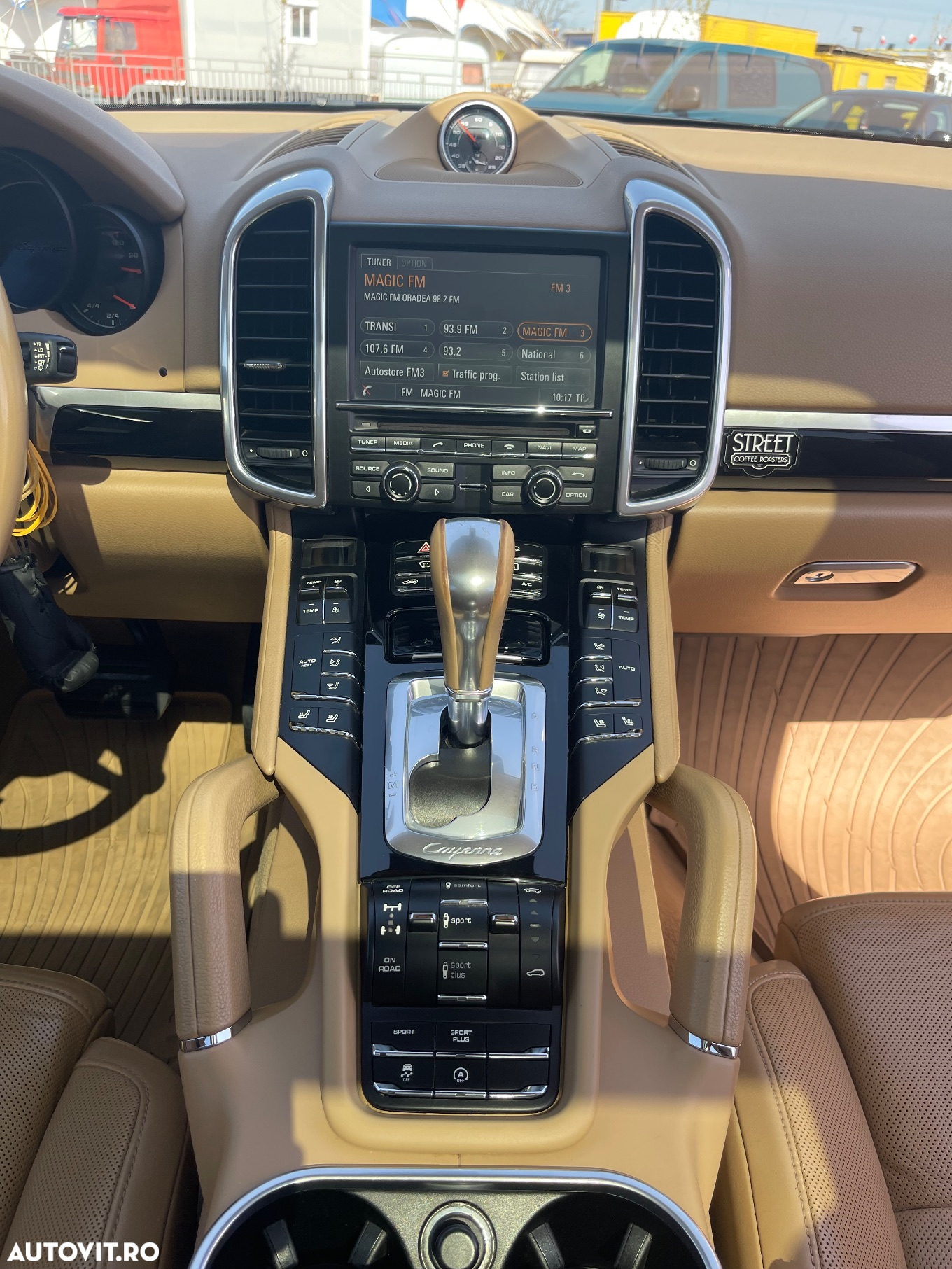 Porsche Cayenne 3.0 L - 7