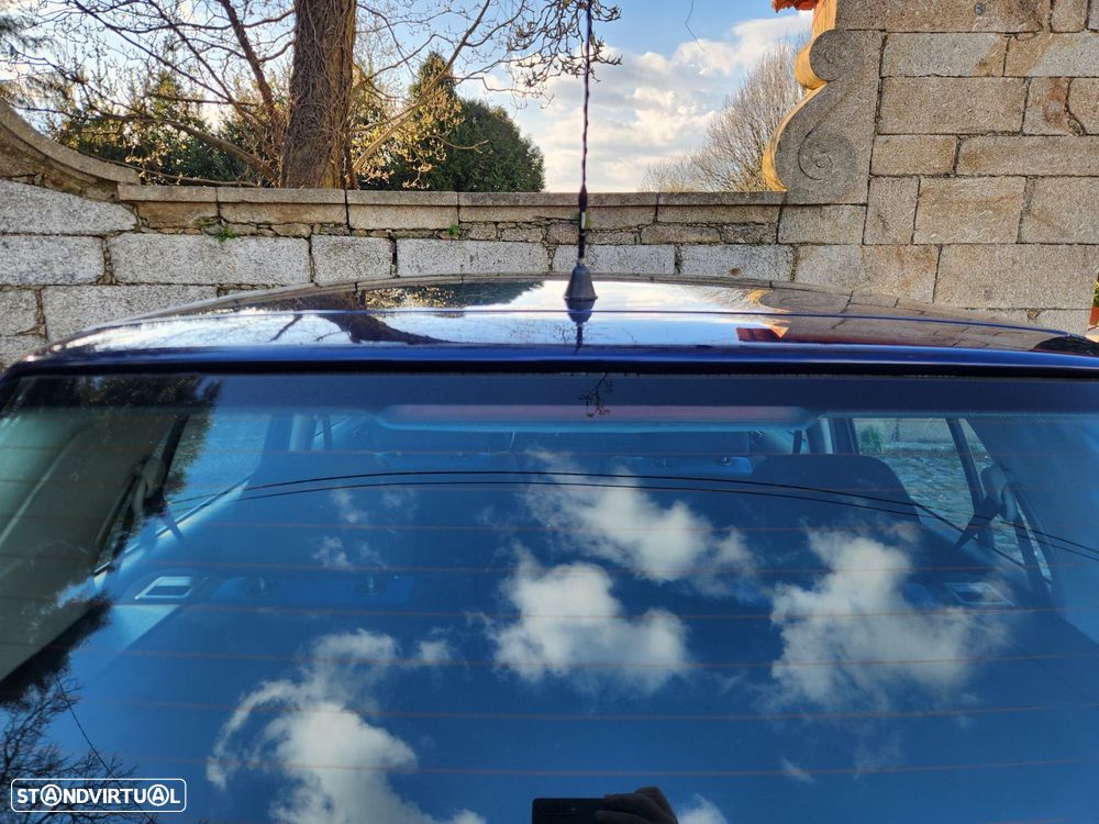 VW Golf 1.9 TDi 25 Anos - 31