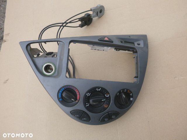 PANEL STEROWANIA NAWIEWEM LINKI KLIMATYZACJA FORD FOCUS MK1 98-04 - 1