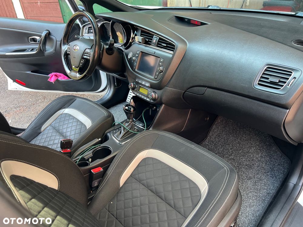 Kia Ceed 1.6 CRDi GT Line DCT - 11