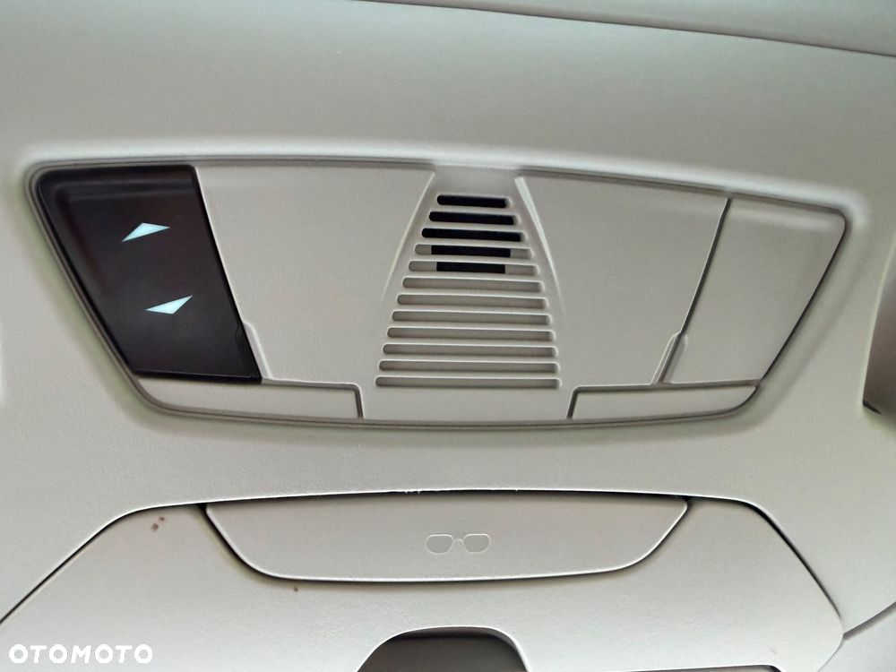 Ford Tourneo Connect 1.5 TDCi Start-Stop Titanium - 23