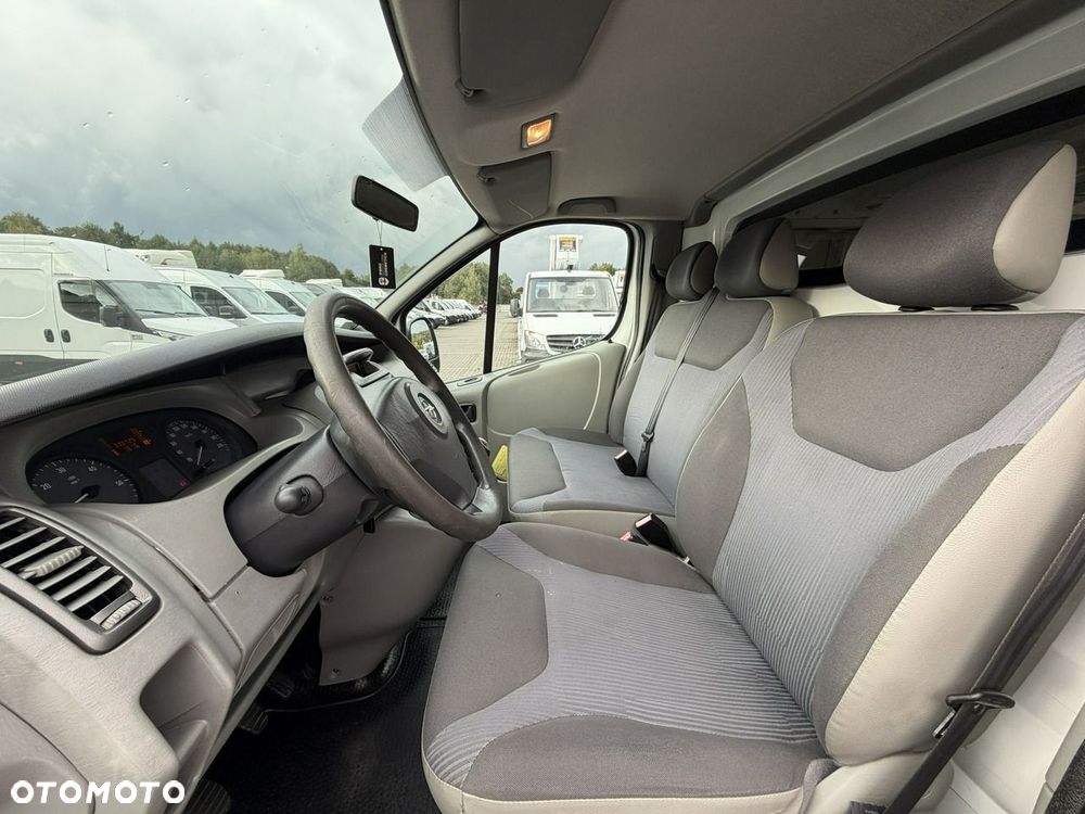 Opel Vivaro - 11