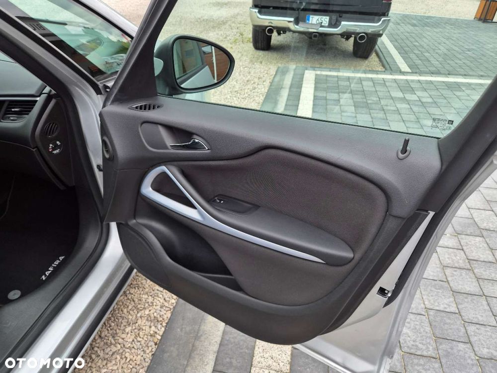 Opel Zafira - 23