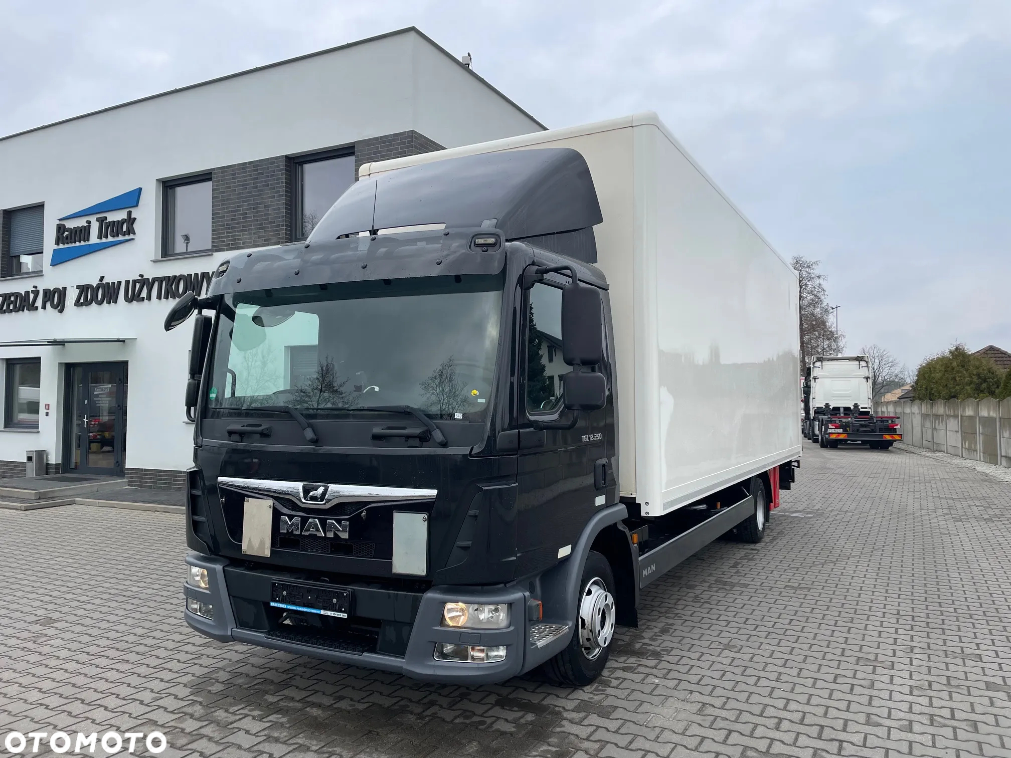 MAN TGL 12.250, KONTENER 7,3m ( 18 europalet ) - 2