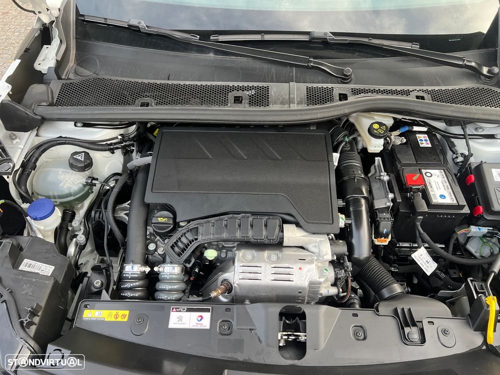 Peugeot 2008 PureTech 130 EAT8 GT - 22