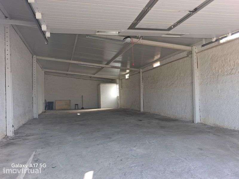Alugo garagem com wc e portao automático - Grande imagem: 3/8