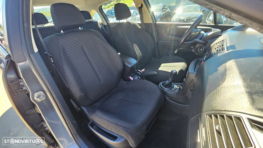 Citroën C4 ver-1-6-hdi-sx - 28