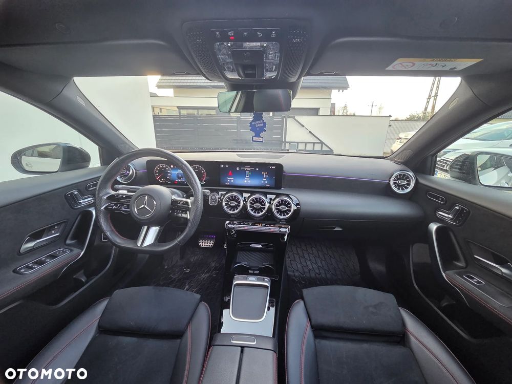 Mercedes-Benz Klasa A 220 4-Matic AMG Line 7G-DCT - 25