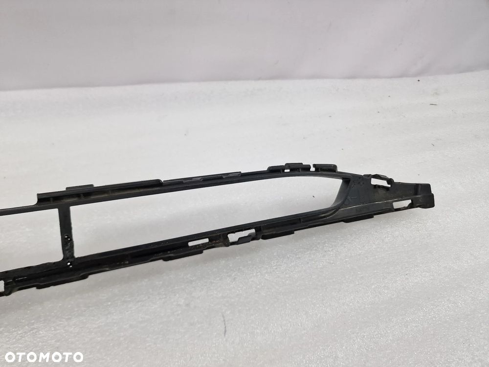 AUDI A3 8V3 8V S-LINE KRATKA ŚRODKOWA ZDERZAKA PRZEDNIEGO PRZÓD , NR 8V3807647 , NR AUKCJI KR221 - 12