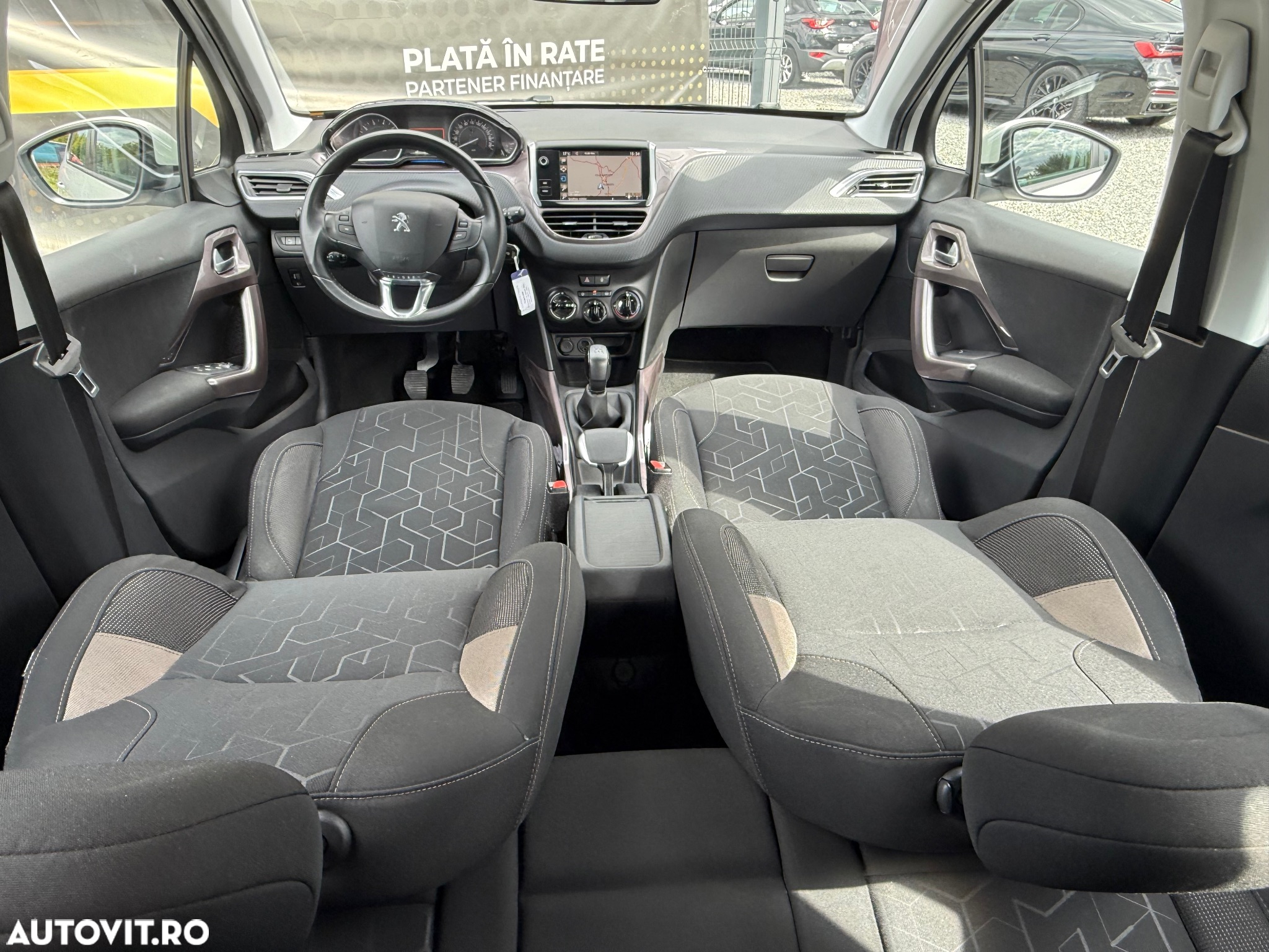 Peugeot 2008 1.2 L PureTech STT Active - 6