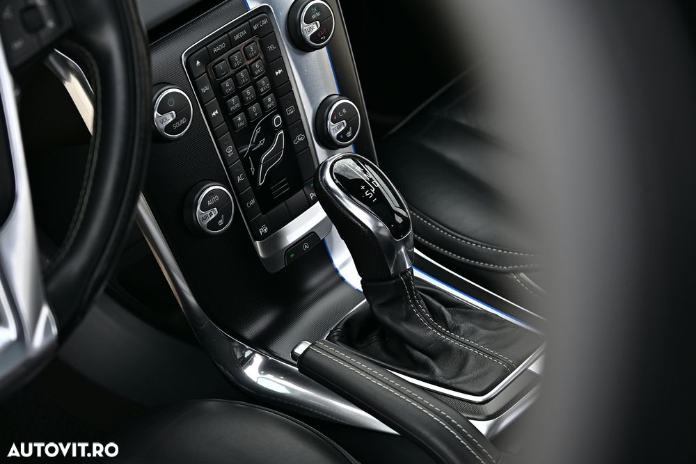 Volvo V40 D3 Geartronic R Design - 20