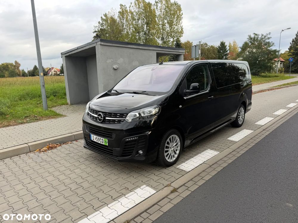 Opel Zafira 2022 photo 2