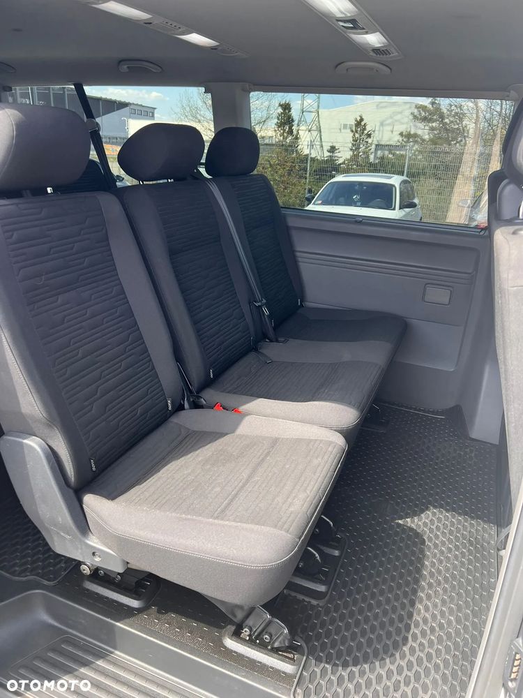 Volkswagen Caravelle - 12
