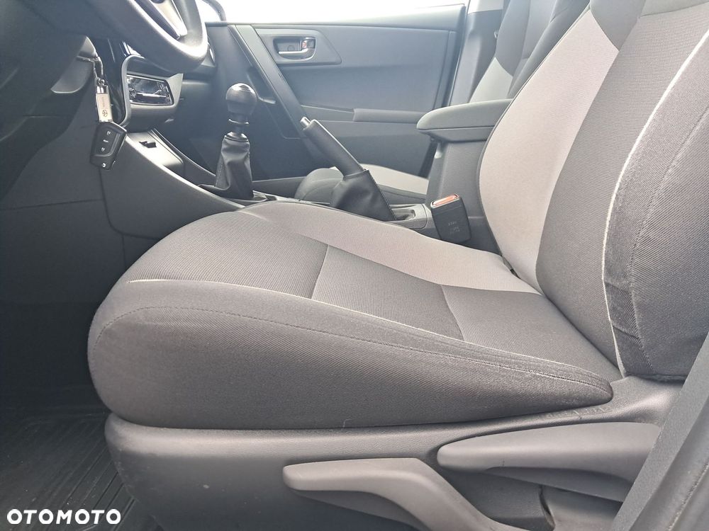 Toyota Auris 1.33 VVT-i Active - 14