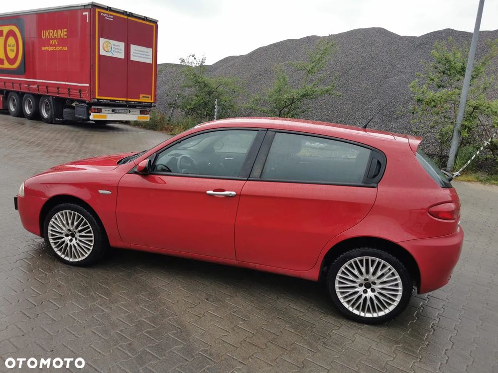 Alfa Romeo 147 1.9 JTDM 8V - 33