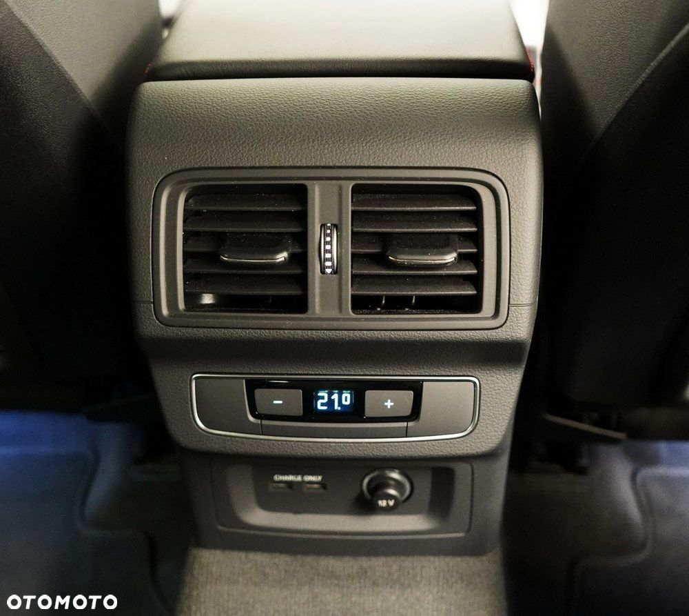 Audi Q5 Sportback - 25