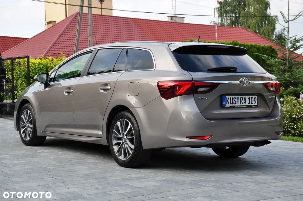 Toyota Avensis Touring Sports 1.8 Edition S+ - 13