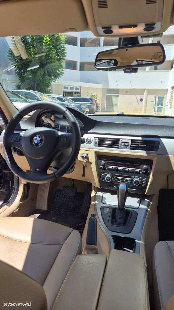 BMW 320 d Auto - 13
