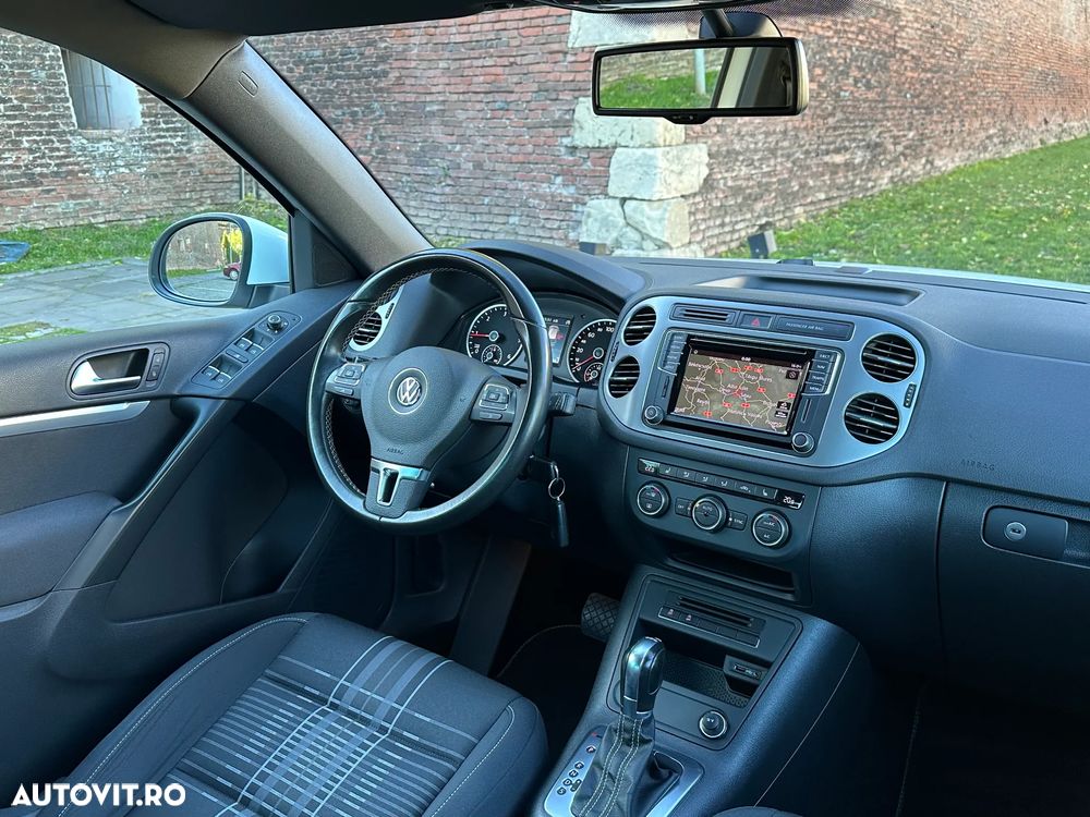 Volkswagen Tiguan 2.0 TDI SCR 4MOTION BlueMotion Technology DSG Lounge Sport & Style - 12